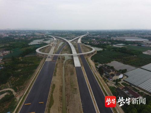 记者从省交通工程建设局获悉,6月8日常宜高速公路常州段沥青下面层