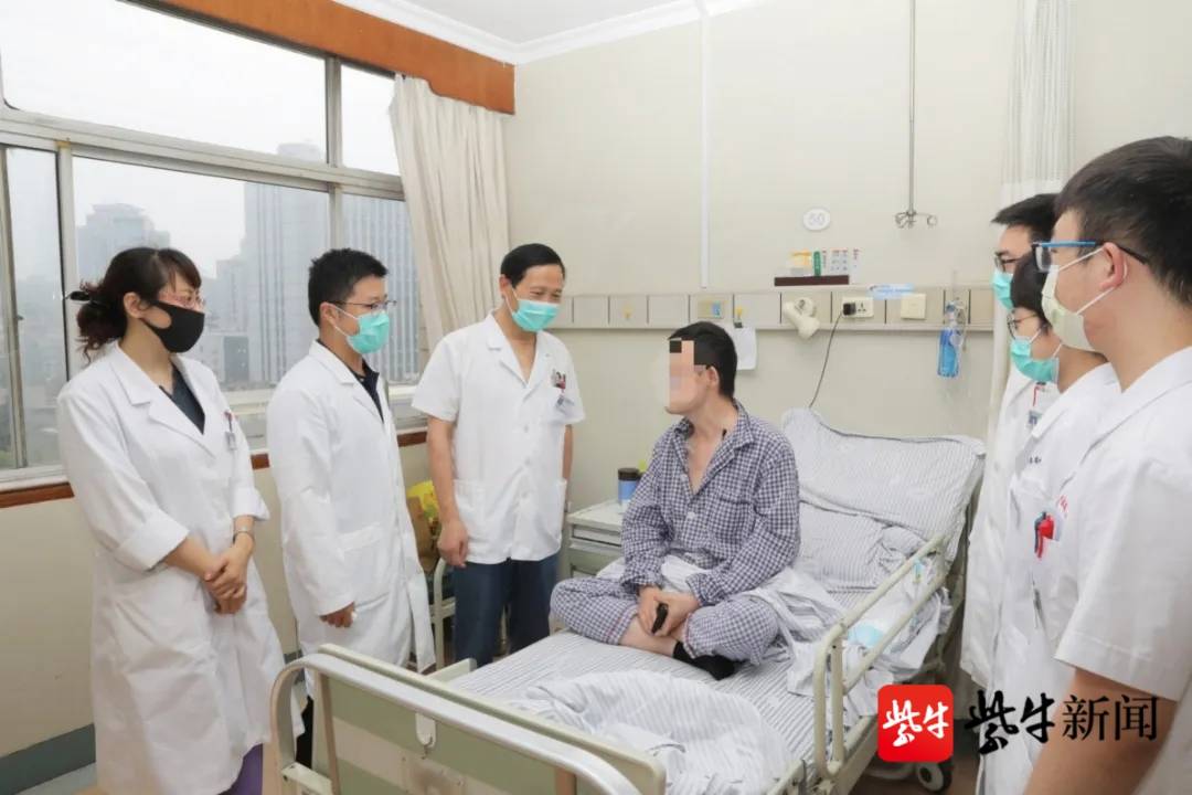 救人要紧!瞬间,一场"血战"