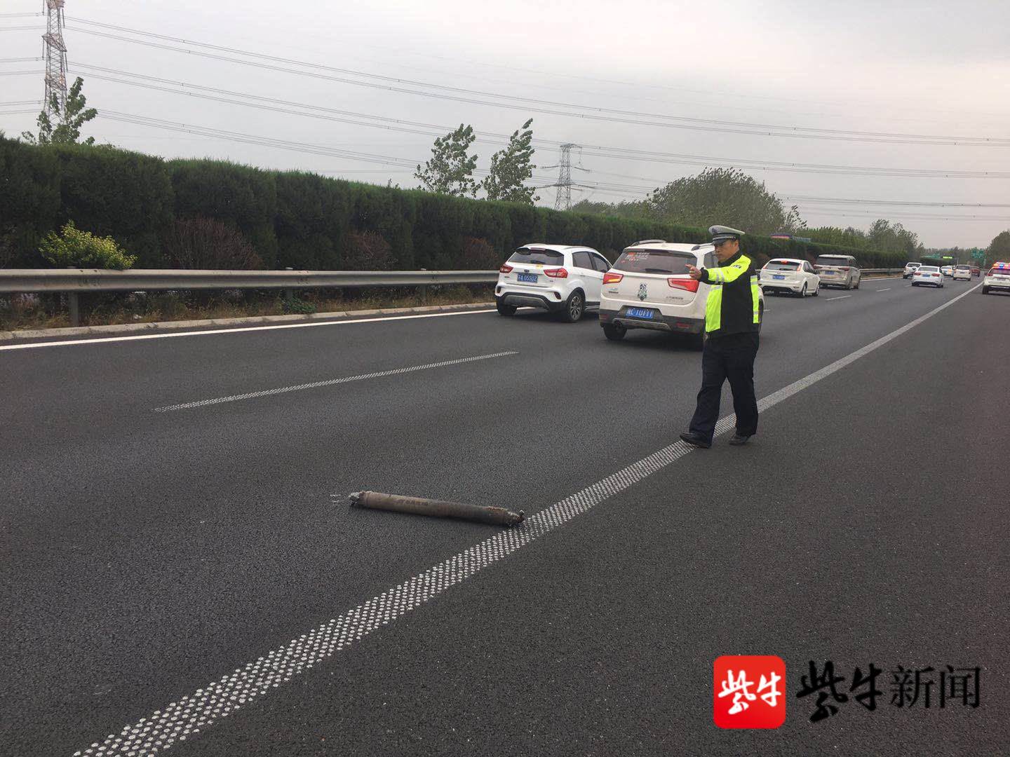 惊险!大货车高速上突然"失速",竟然是传动轴掉了