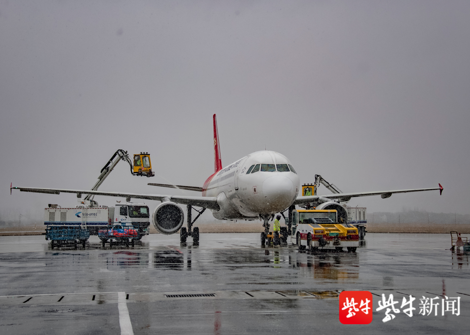 江苏各机场除雪保运输,旅客乘机需注意