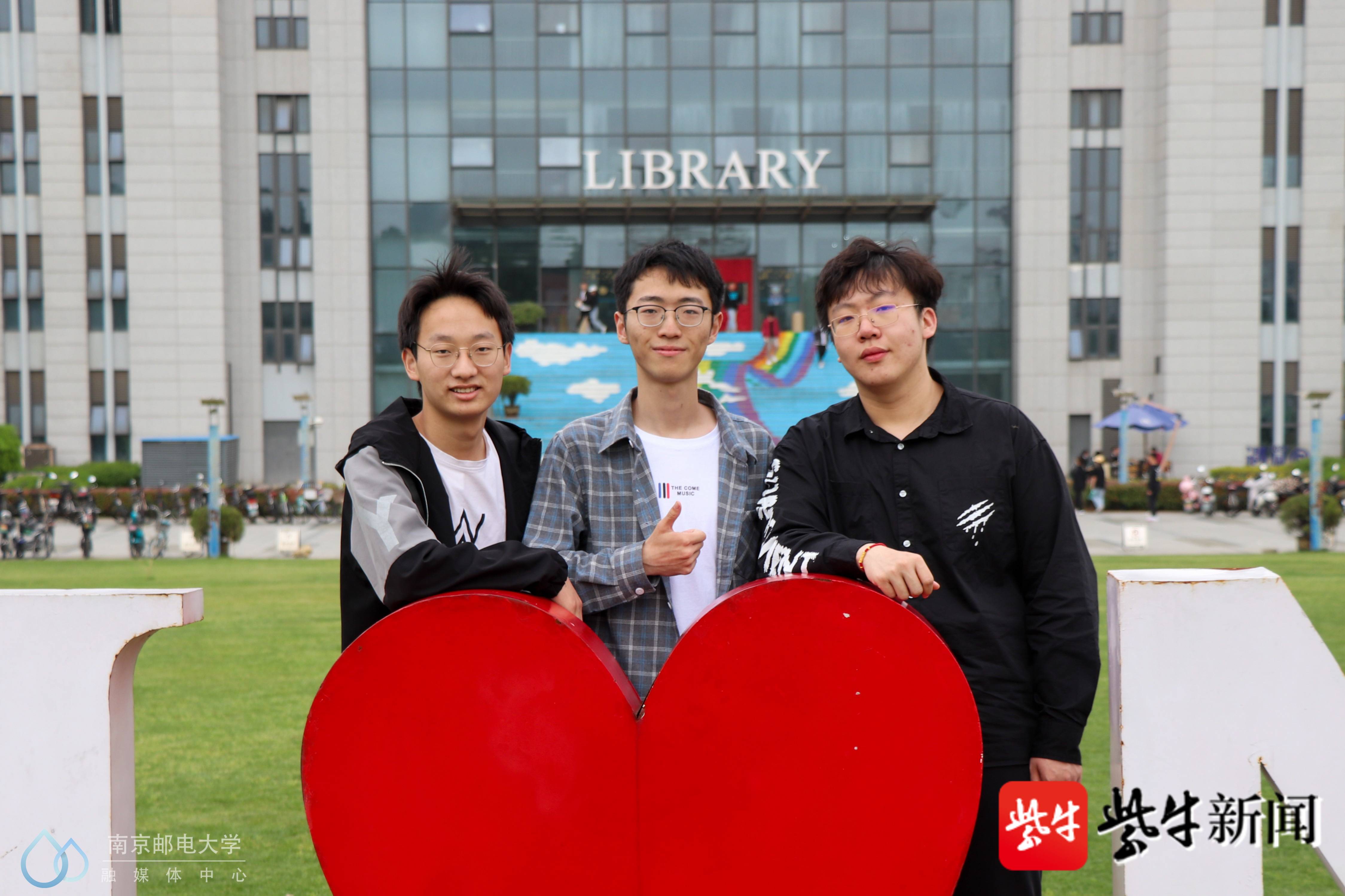 左起杨亚鹏,宋浩然,陈嘉楠