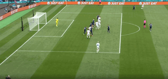 【gif战报】欧洲杯最远进球诞生 