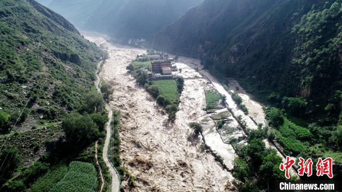四川丹巴"6·17"山洪泥石流灾害:堰塞湖上游水位持续下降