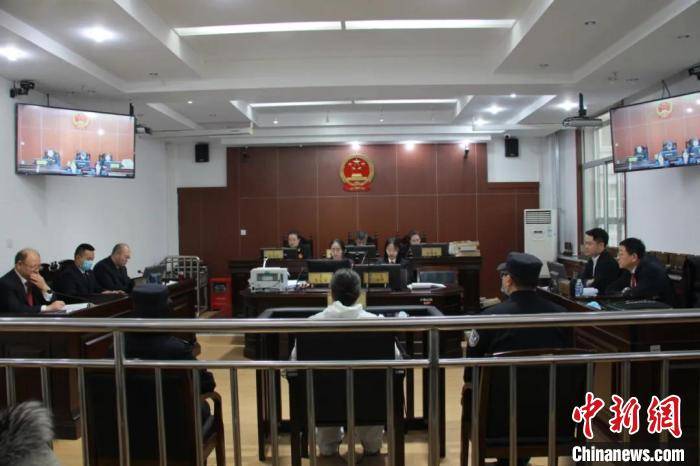 煤矿转制中滥用职权 内蒙古"涉煤"厅官刘桂花受贿案开庭