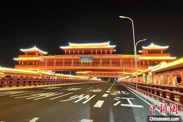 项目起于漳州市金峰开发区金塘路,依次跨越北江滨路,九龙江西溪,南