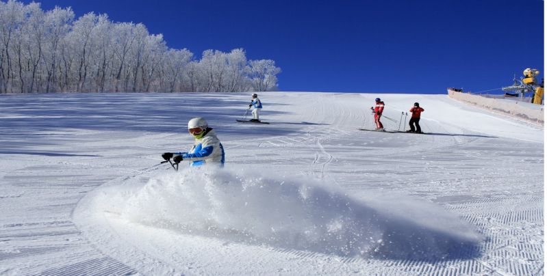 本年度冰雪旅游或超2亿人次,休闲旅游收入超3900亿元