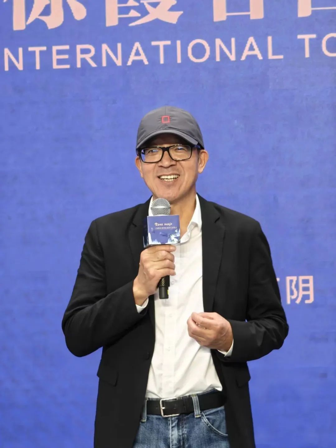
                        4:3图片