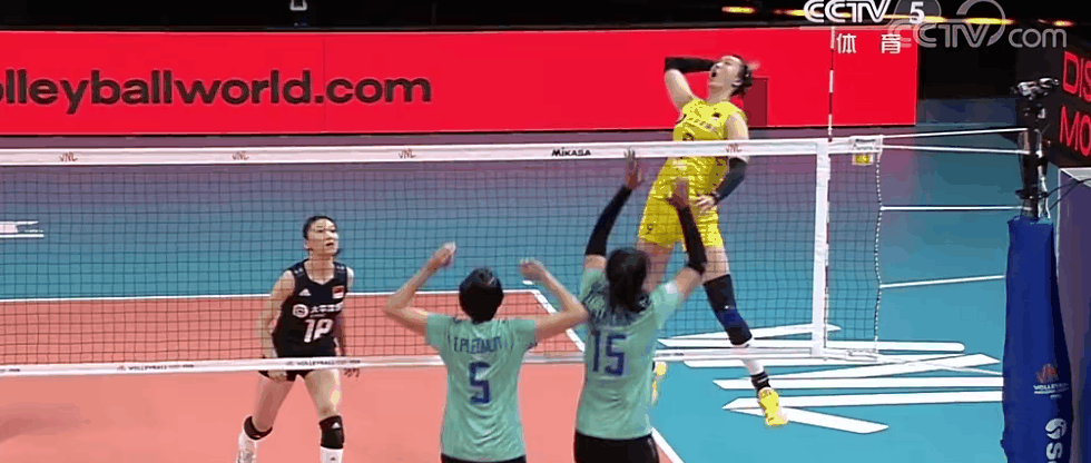 张常宁回归首发 中国女排3:0轻取泰国