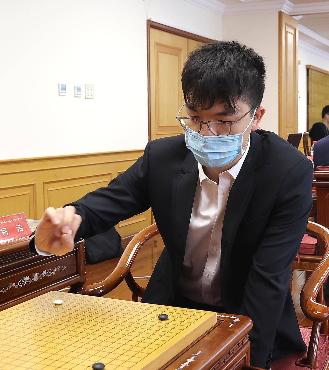 中韩围棋第一人pk 柯洁不敌申真谞