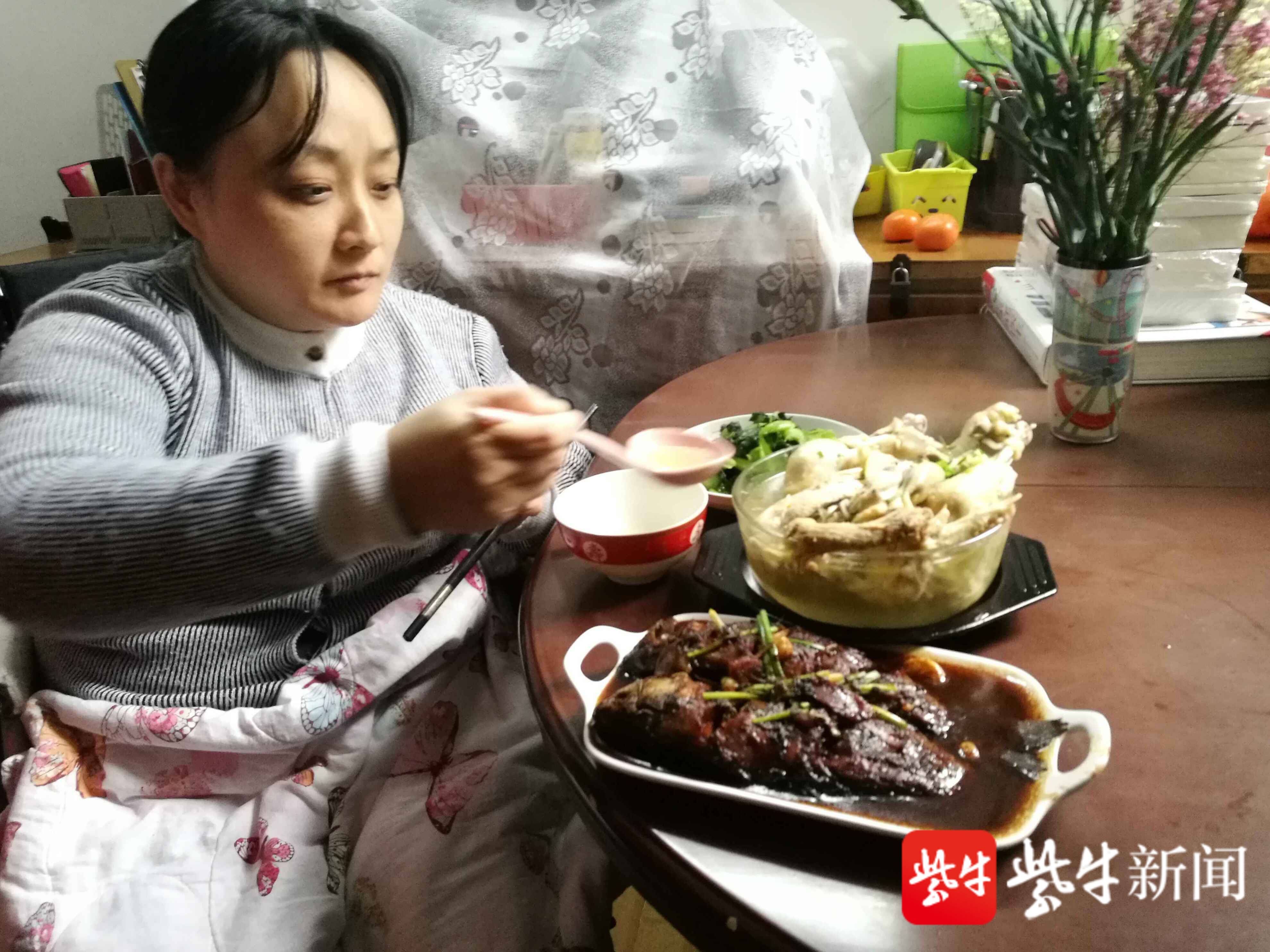 "今天的饭菜吃得格外的香!"丹阳"轮椅女孩"邵苏阳收获初冬温暖