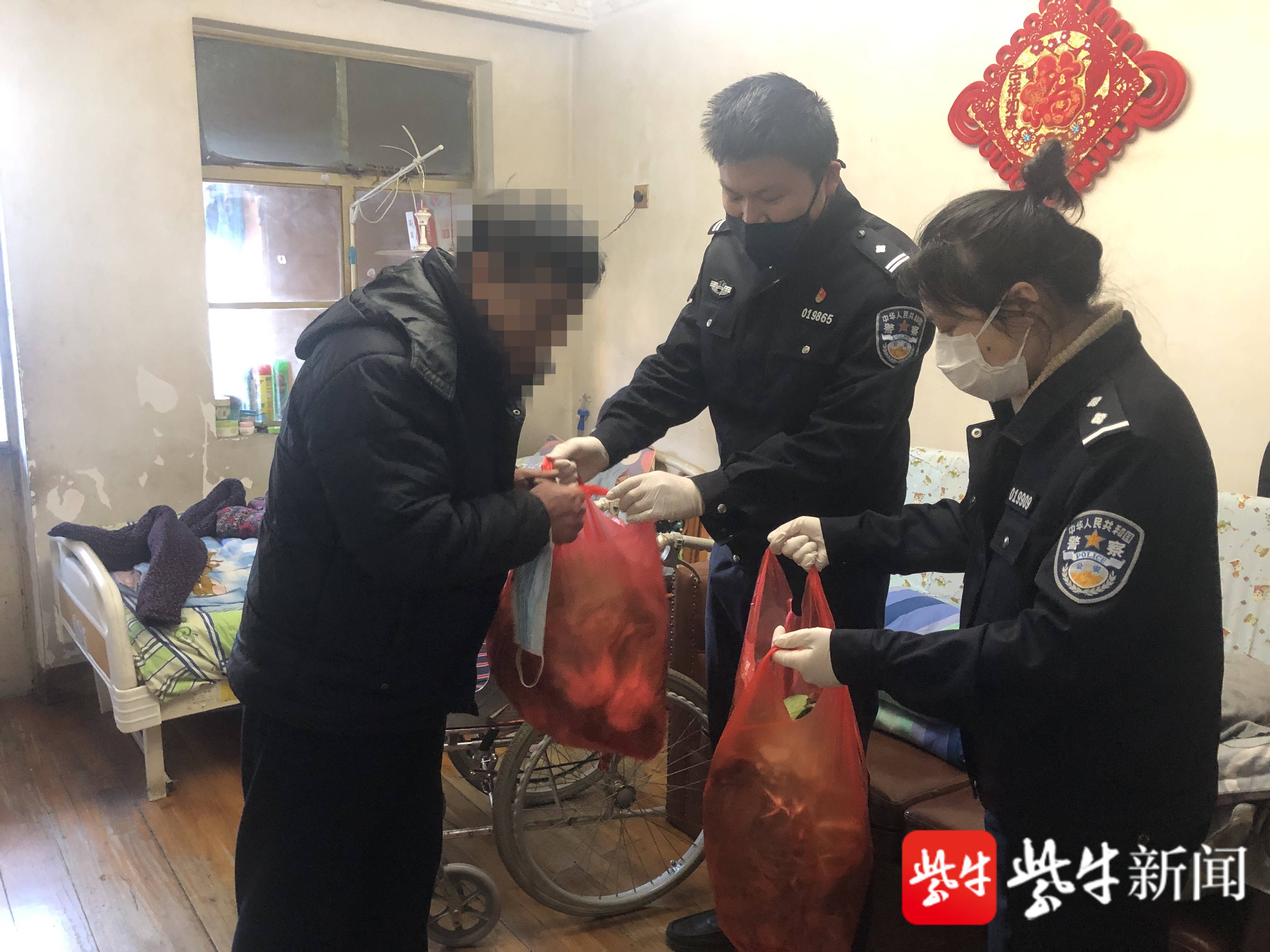 派出所的小菜园派上新用场新鲜蔬菜解决九旬老人买菜难题