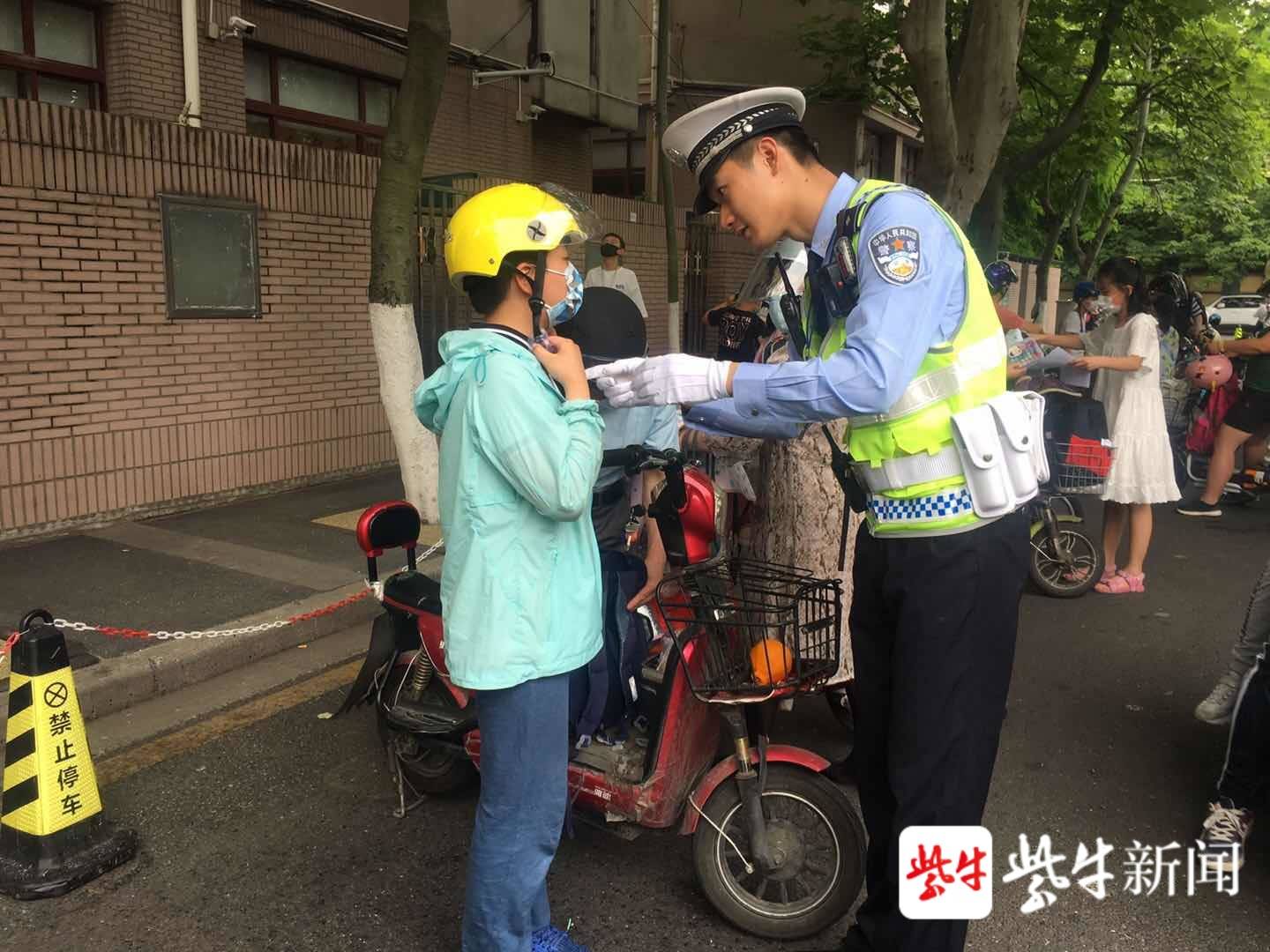 骑自行车旅游一定要带头盔吗(骑自行车旅游一定要带头盔吗男生)