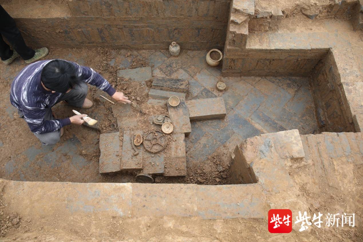 共发掘墓葬35座镇江新区华山村西墓地发掘完成