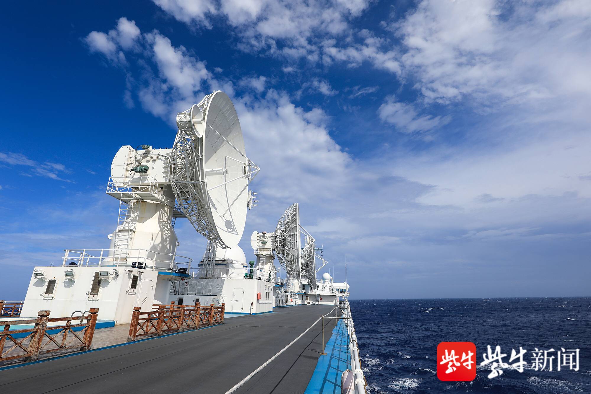 2艘远望号测量船联手护送嫦娥五号飞天