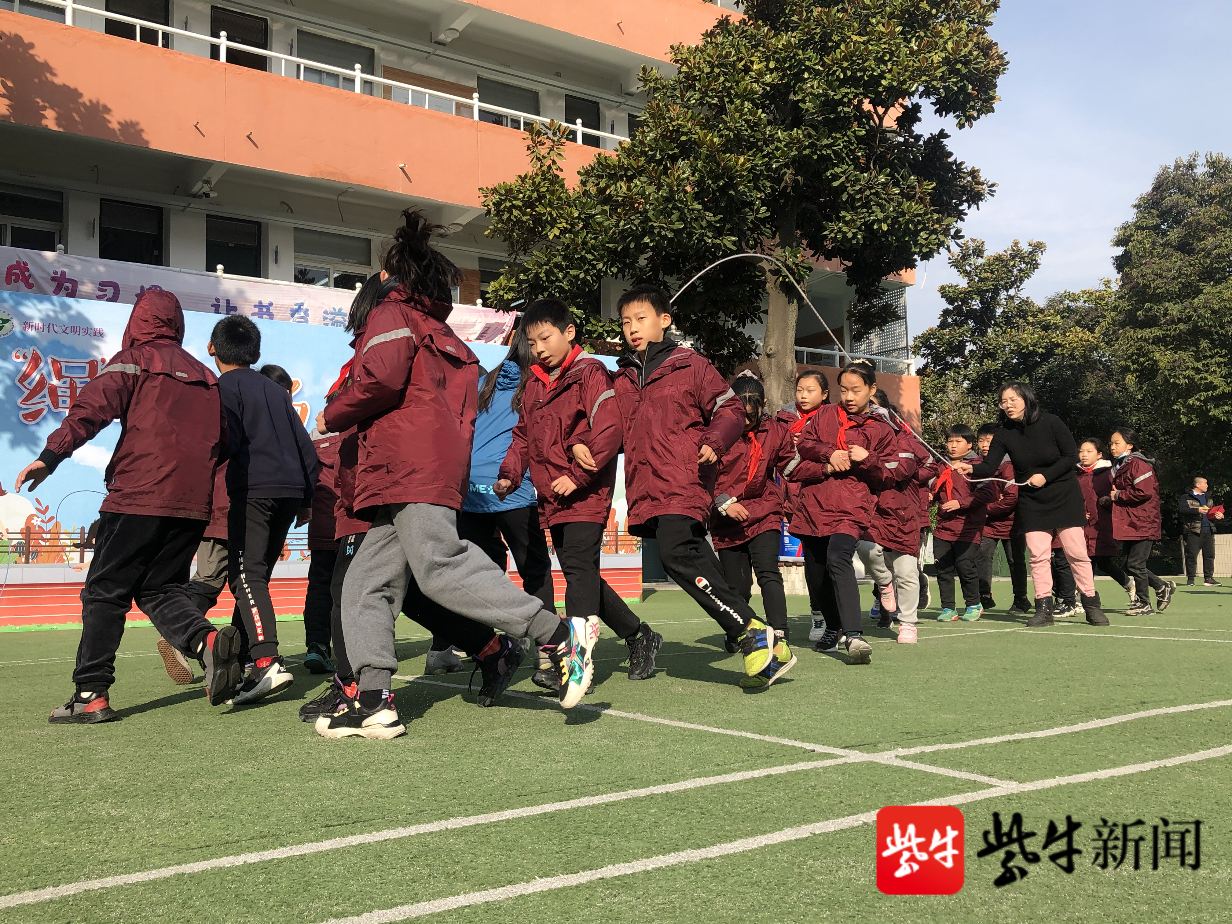 【視頻】跳起來!南京小市街道啟動趣味跳繩大賽