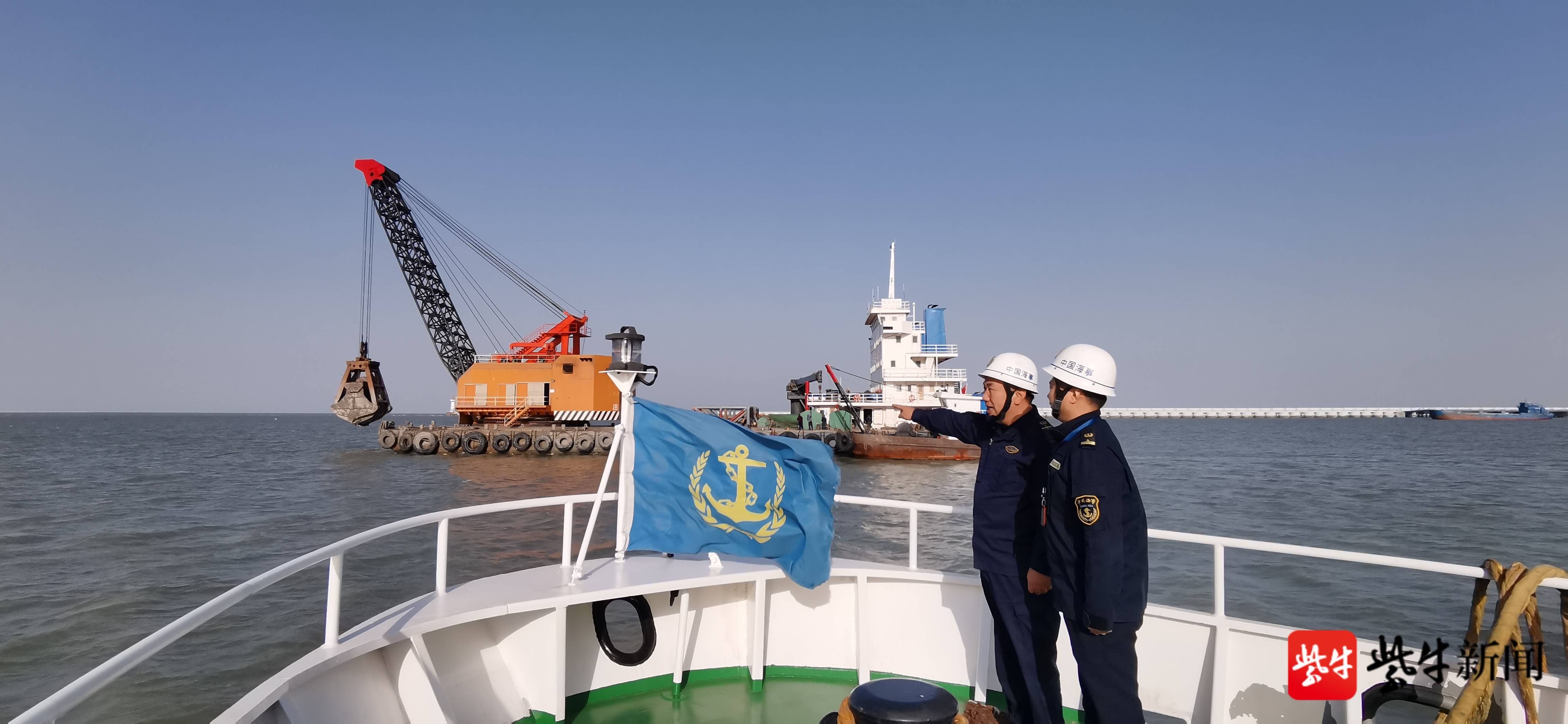 连云港海事局开展"春运"首日海上巡航
