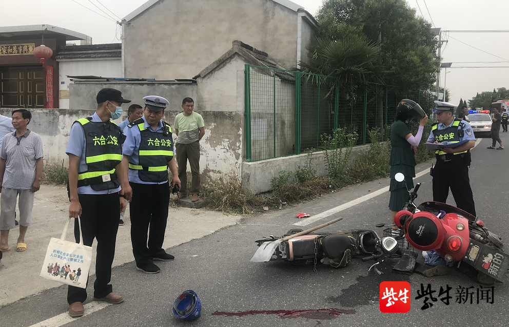 电动车相撞男子重伤,警车秒变"救护车"送医