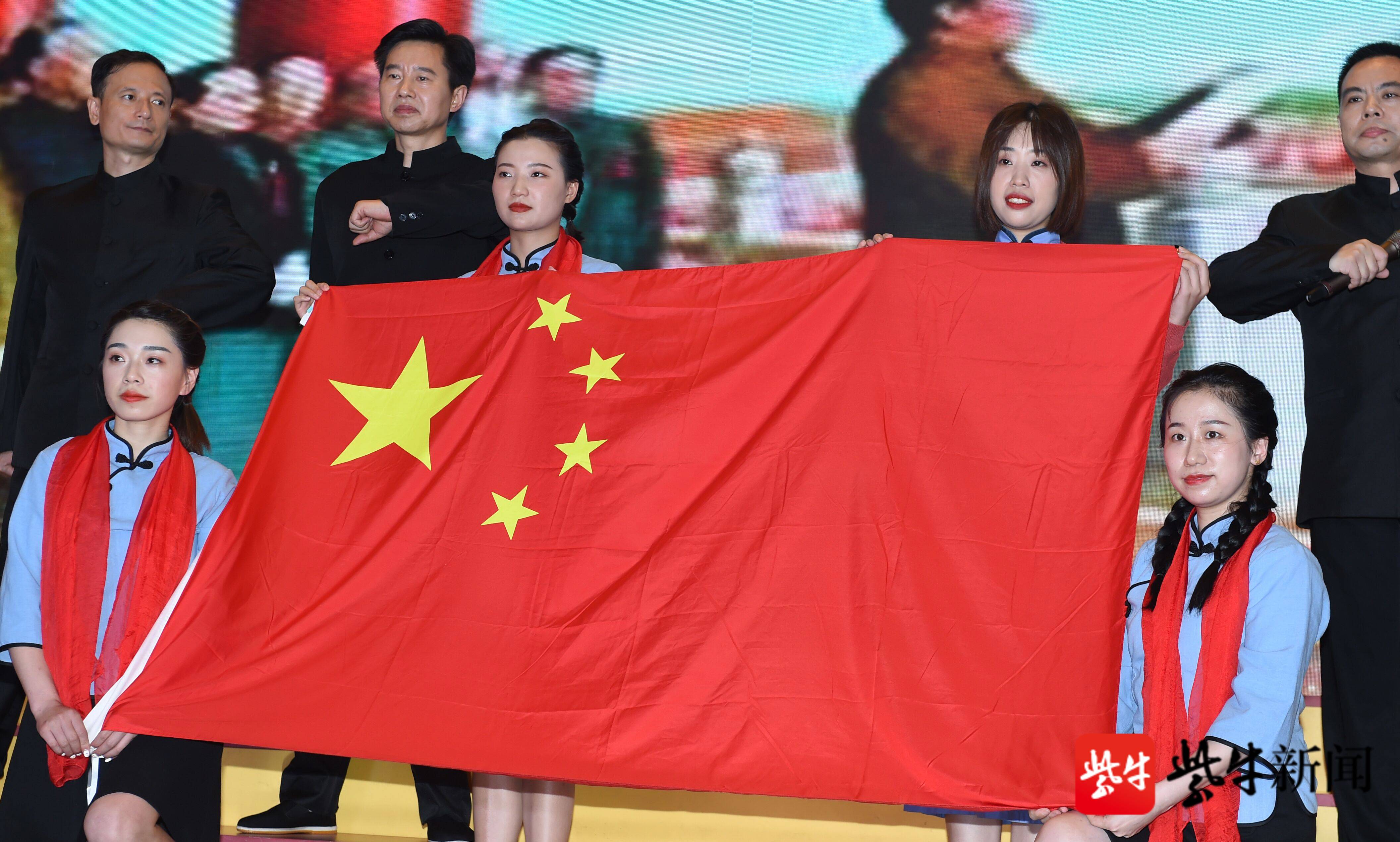 今天下午,国家税务总局南京江北新区税务局税务党员干部通过自编自演