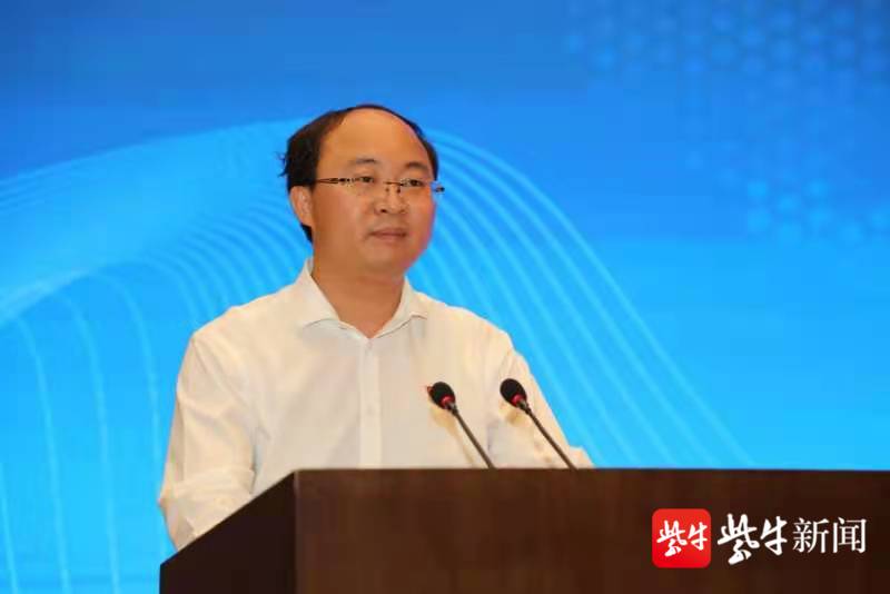 阜宁县委副书记,代县长许根林主持会议