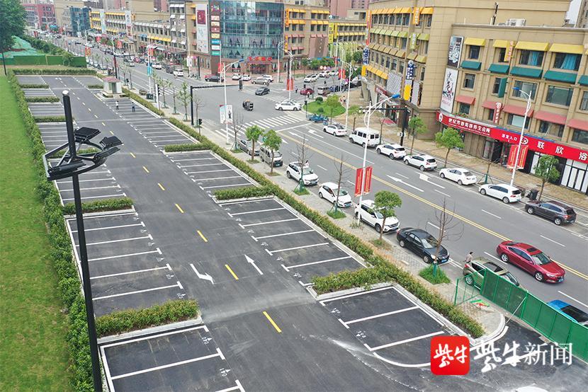 浦口區今年將繼續新建13個公共停車場,圖為霞光幼兒園北側停車場