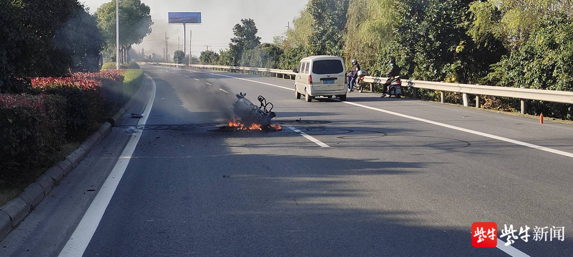 扬子晚报网11月26日讯(通讯员  吴群 戴威  记者 万凌云)11月25日8时