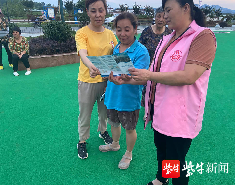 南京栖霞区太平村开展食品安全知识宣传