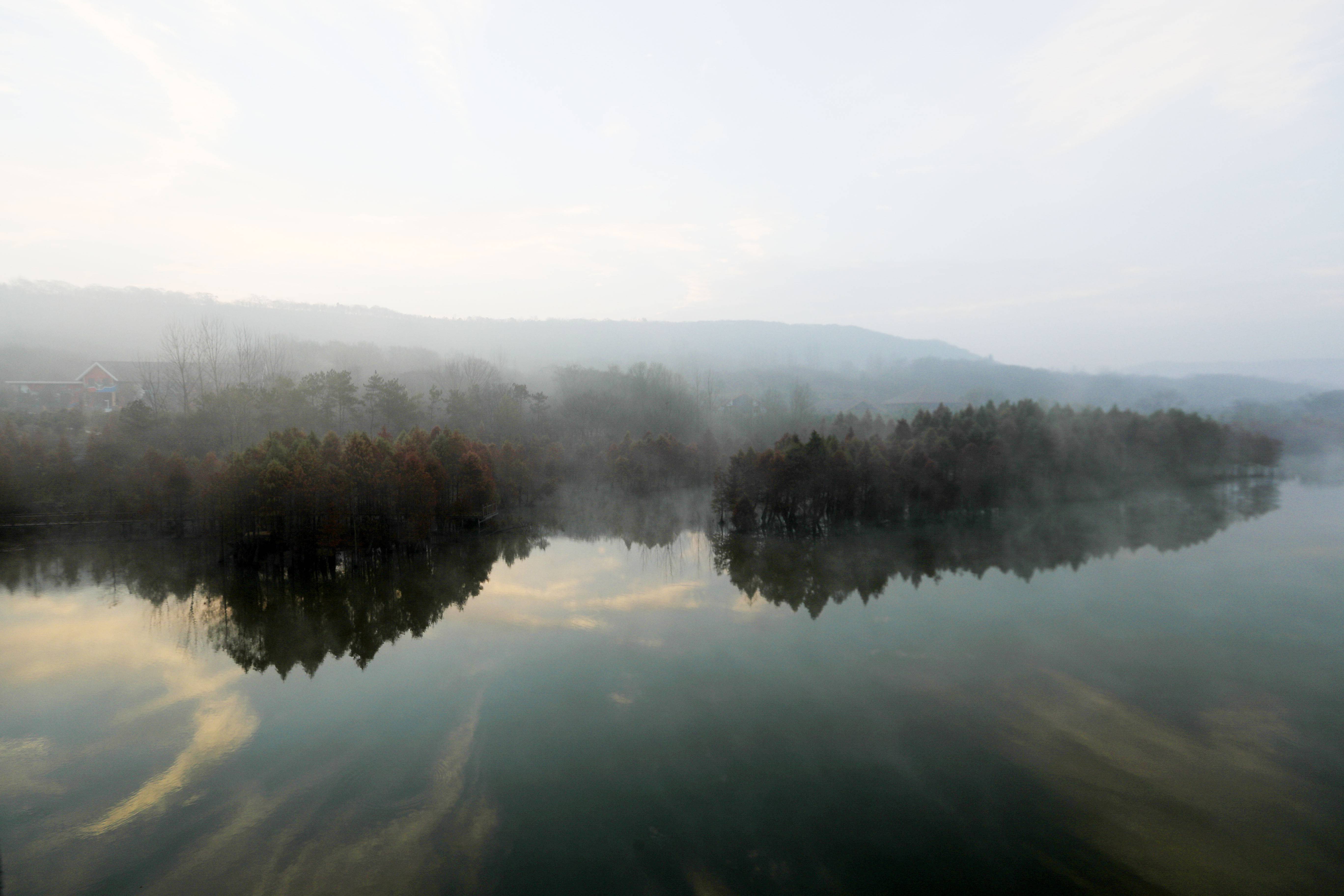 组图江苏天泉湖云雾缥缈若仙境