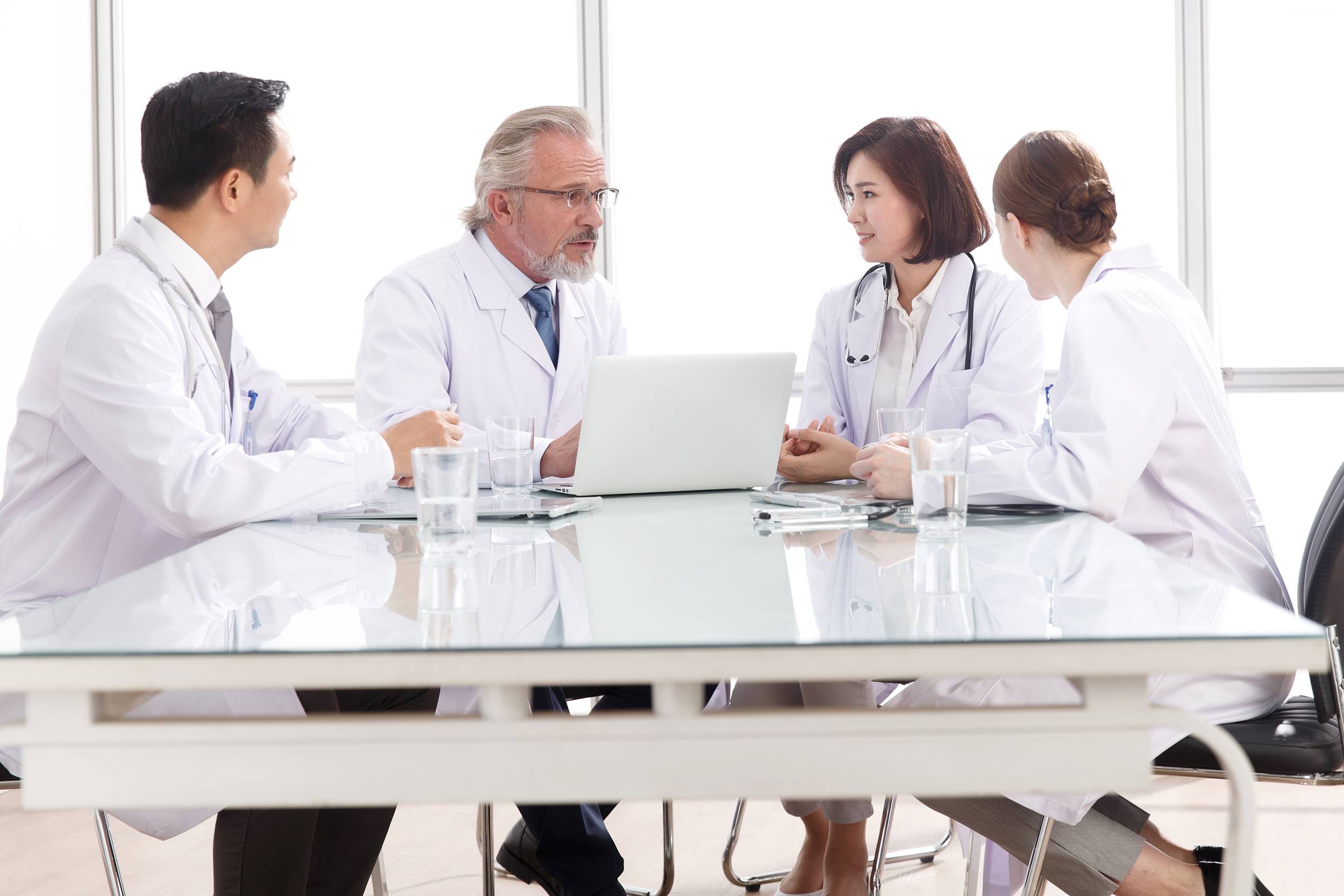 肠癌晚期打算放弃治疗多学科会诊让患者重燃希望