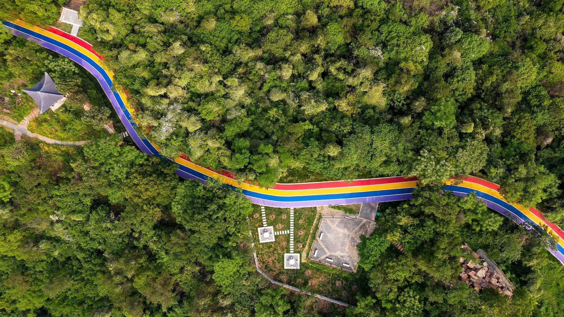 视频形如霞带系山间无锡再添彩虹步道