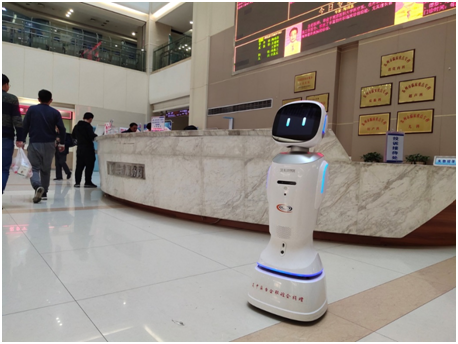 在医院,急救中心等抗击疫情的主战场,基于移动5g技术的机器人,急救车