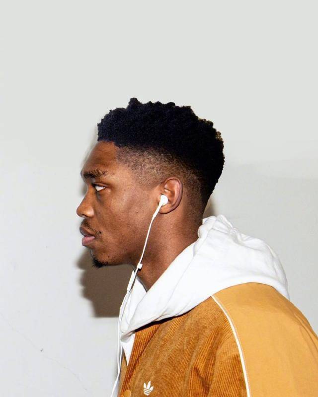 马刺小将剪掉"盆栽头" 从童年遭性虐待阴影中走出