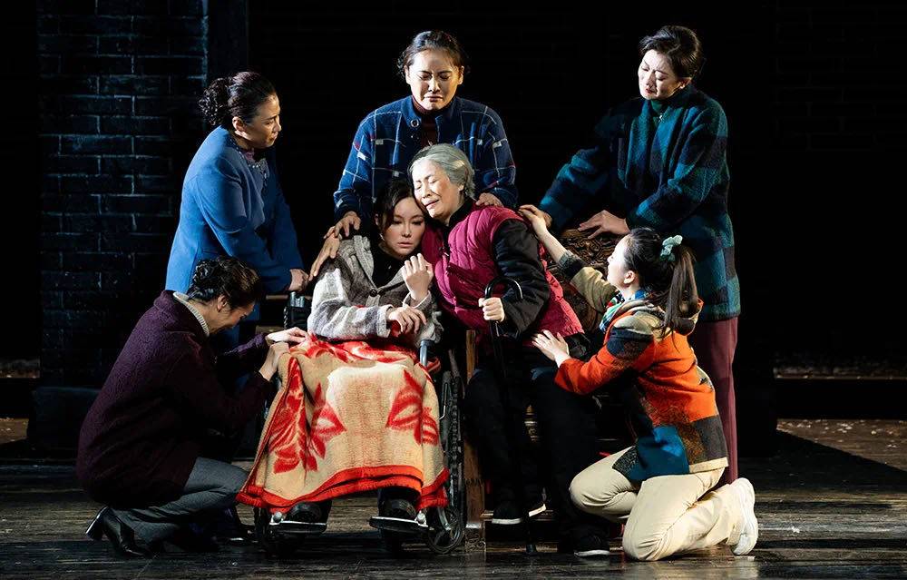 家有九女一出好戏话剧家有九凤温情首演