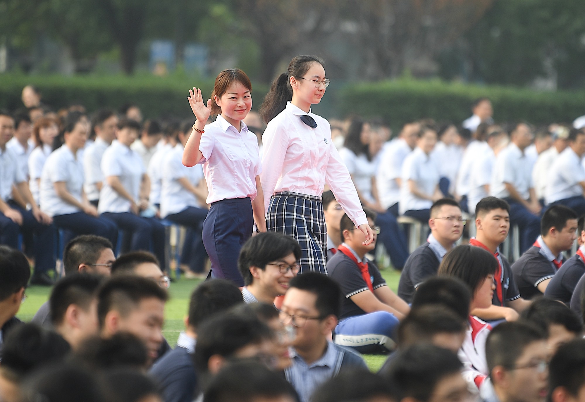 2020-09-01 18:08:54 今天上午,南京市金陵中学河西分校中学部5000名