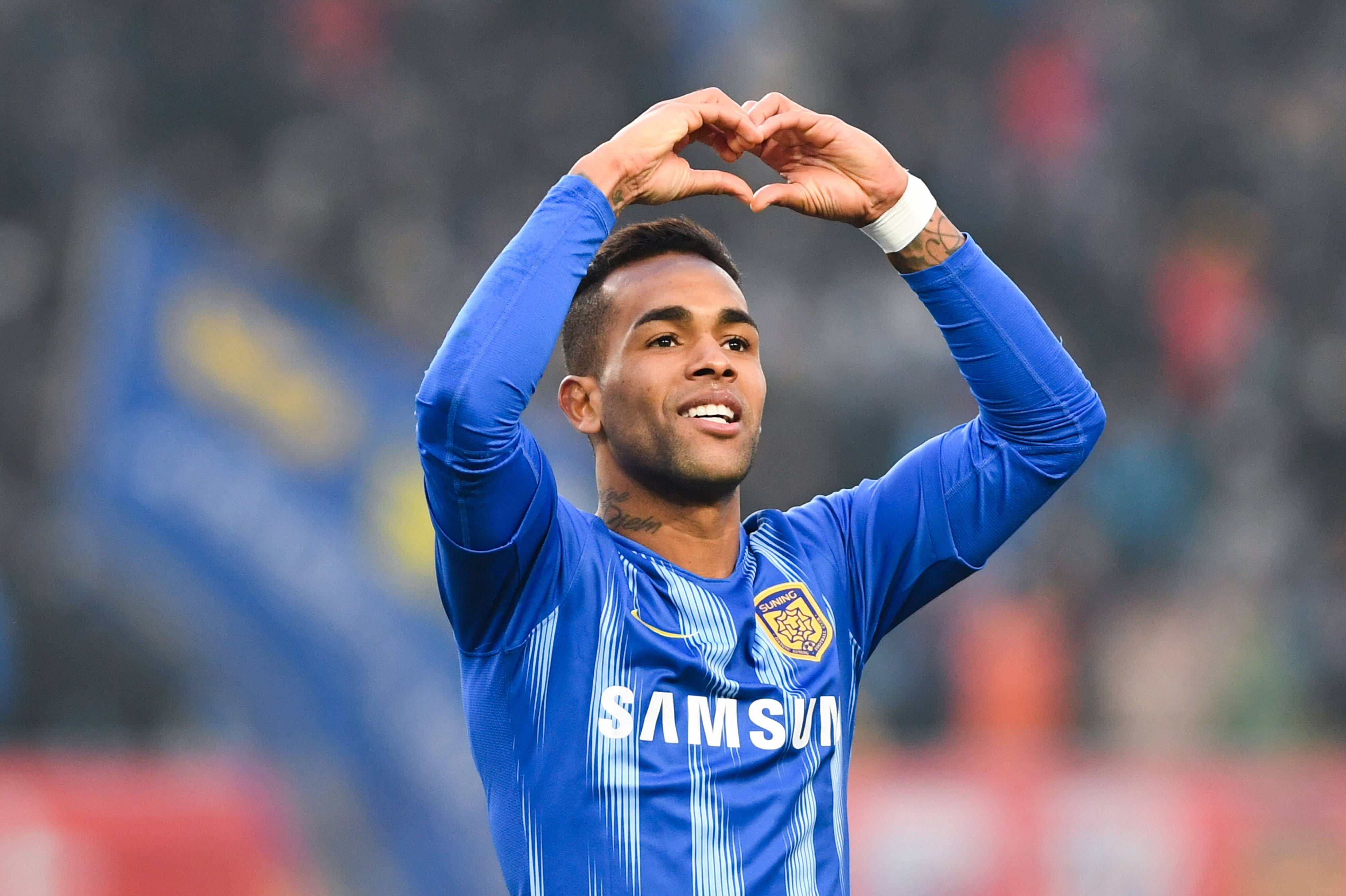 特谢拉也有机会归化并为中国男足"效力"了!fifa公布球员身份转换会籍