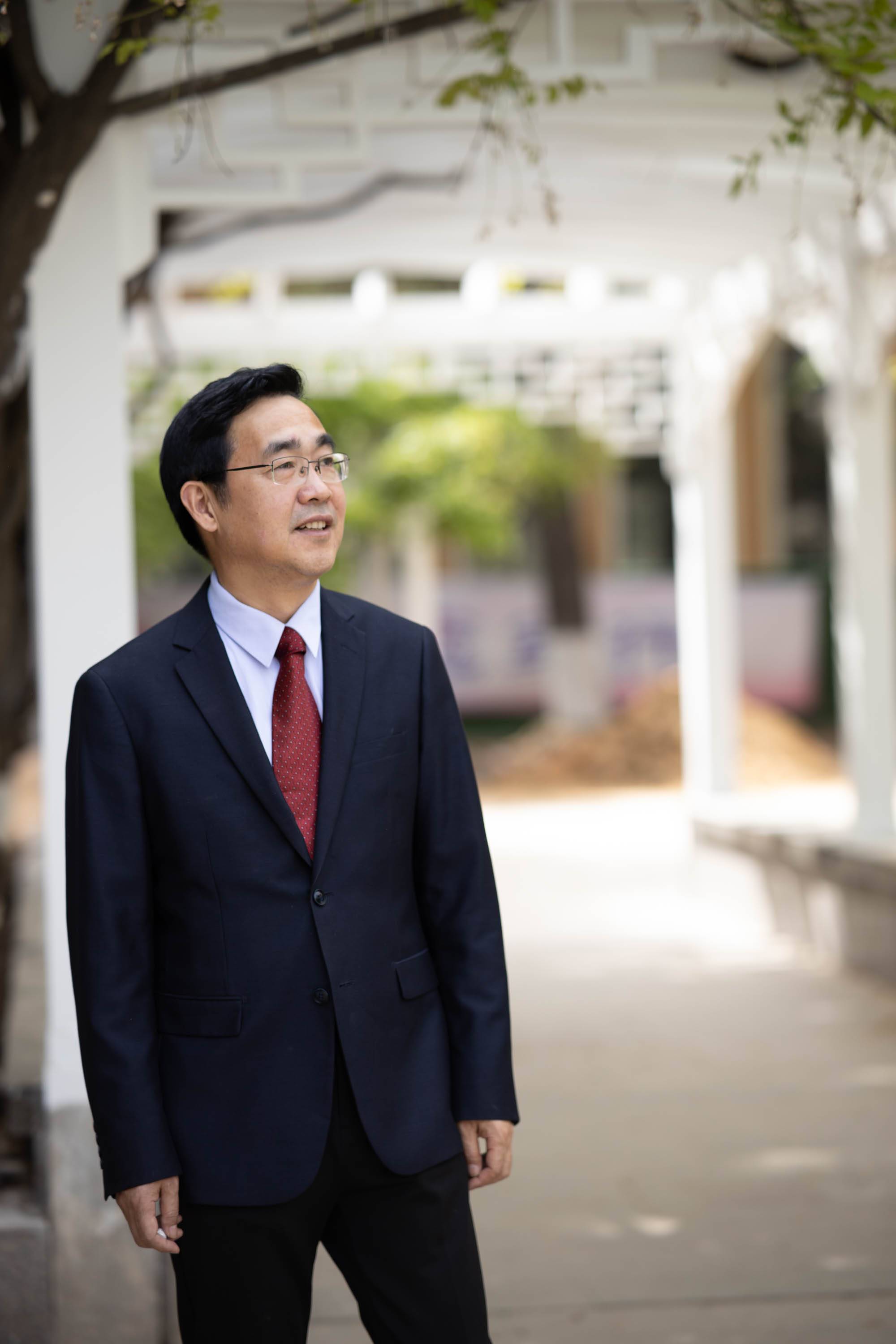 开学第一课·校长说|南京市第五高级中学校长徐光静:与勤奋为伴,与