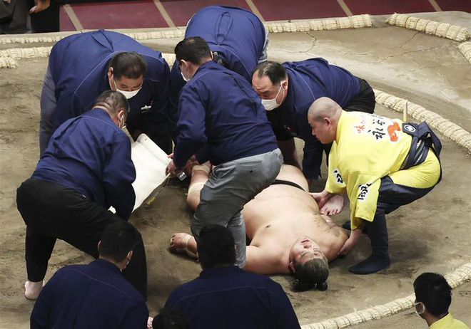 肌肉男死亡图片