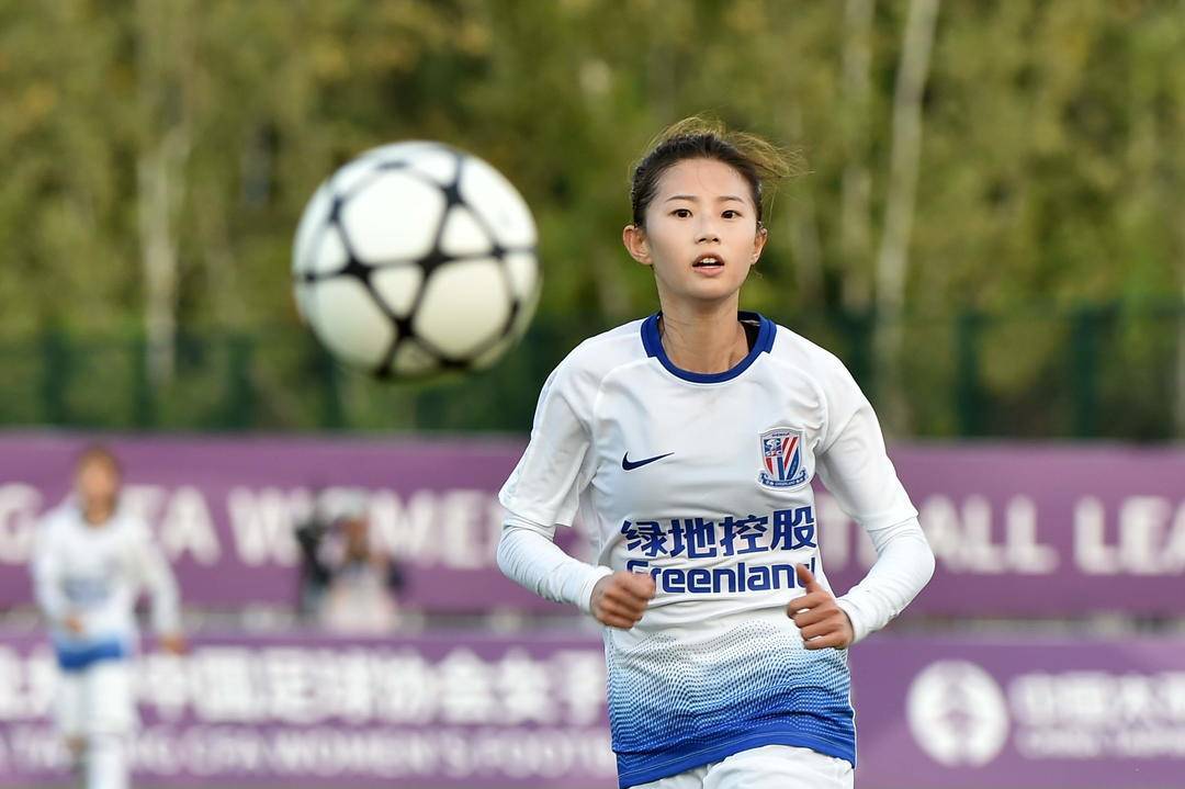 足坛小美女熊熙退役,父亲:"足球之外,还有青春,浪漫,生活";本人回应:"