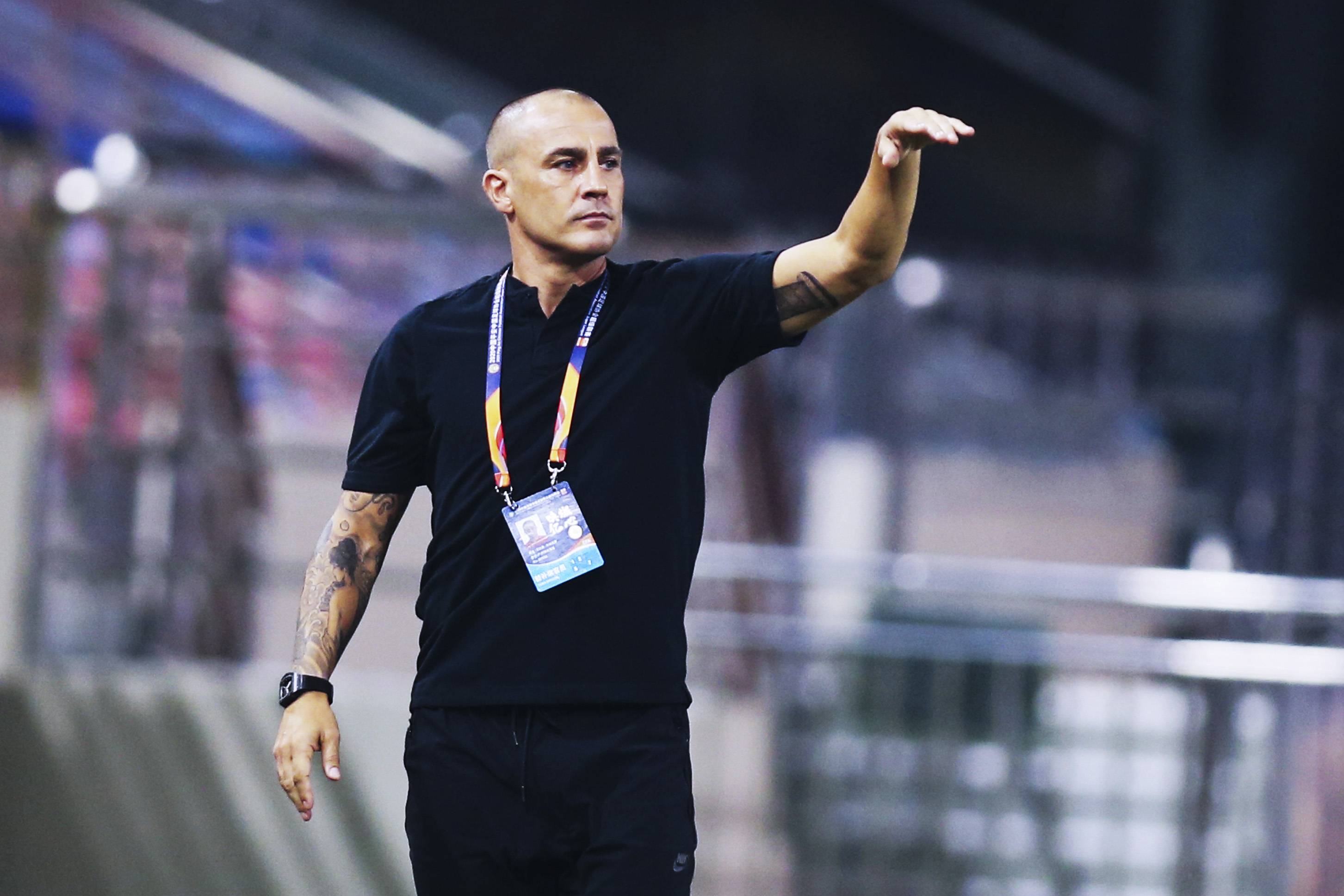 卡纳瓦罗:回广州第一件事和妻子遛弯,下一阶段争冠会更加激烈