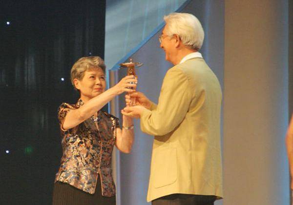 陈铎敬一丹鞠萍张泽群追忆沈力:出生江南,她的美是一道风景