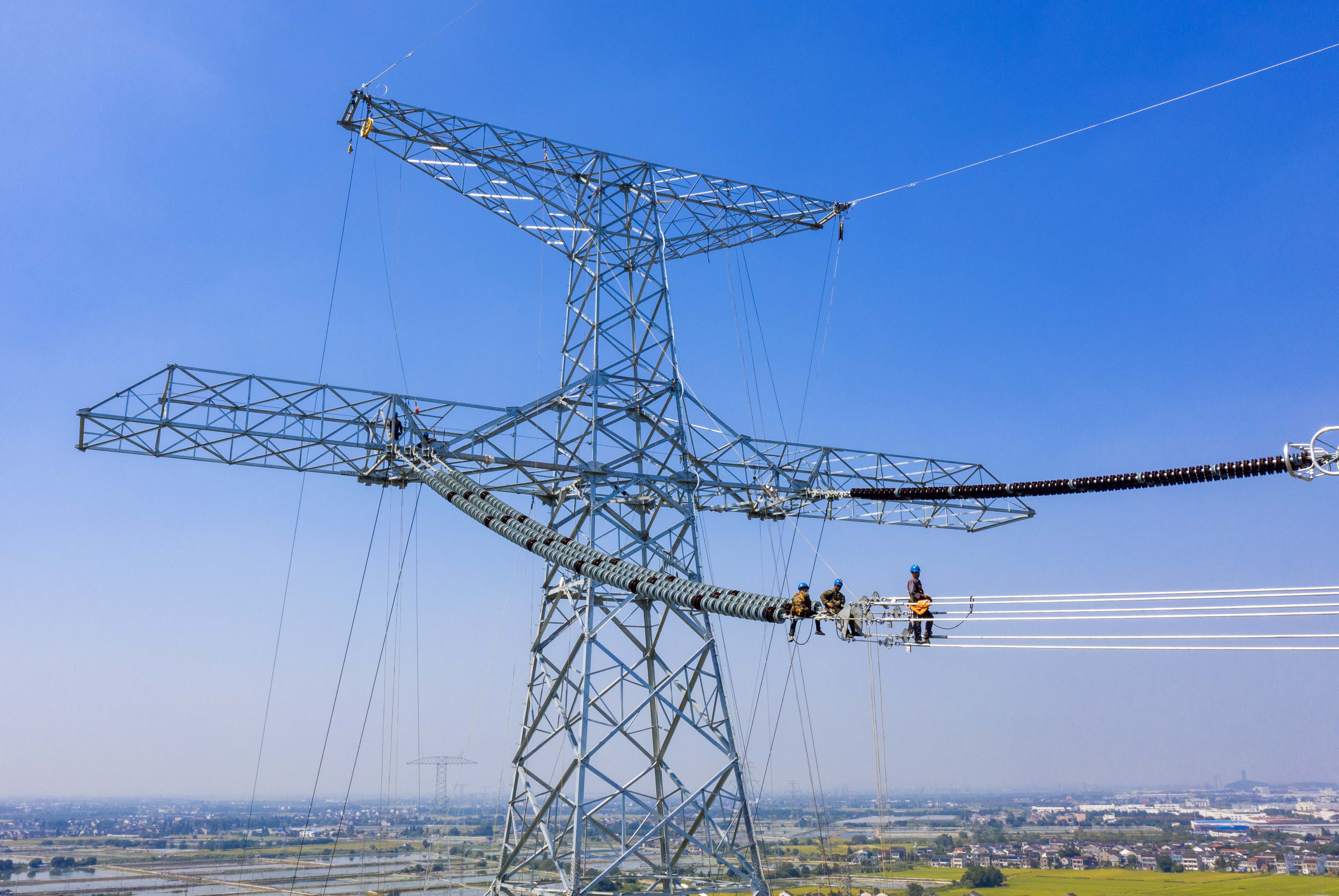 組圖|江蘇無錫:白鶴灘—江蘇±800千伏特高壓直流輸電工程穩步推進