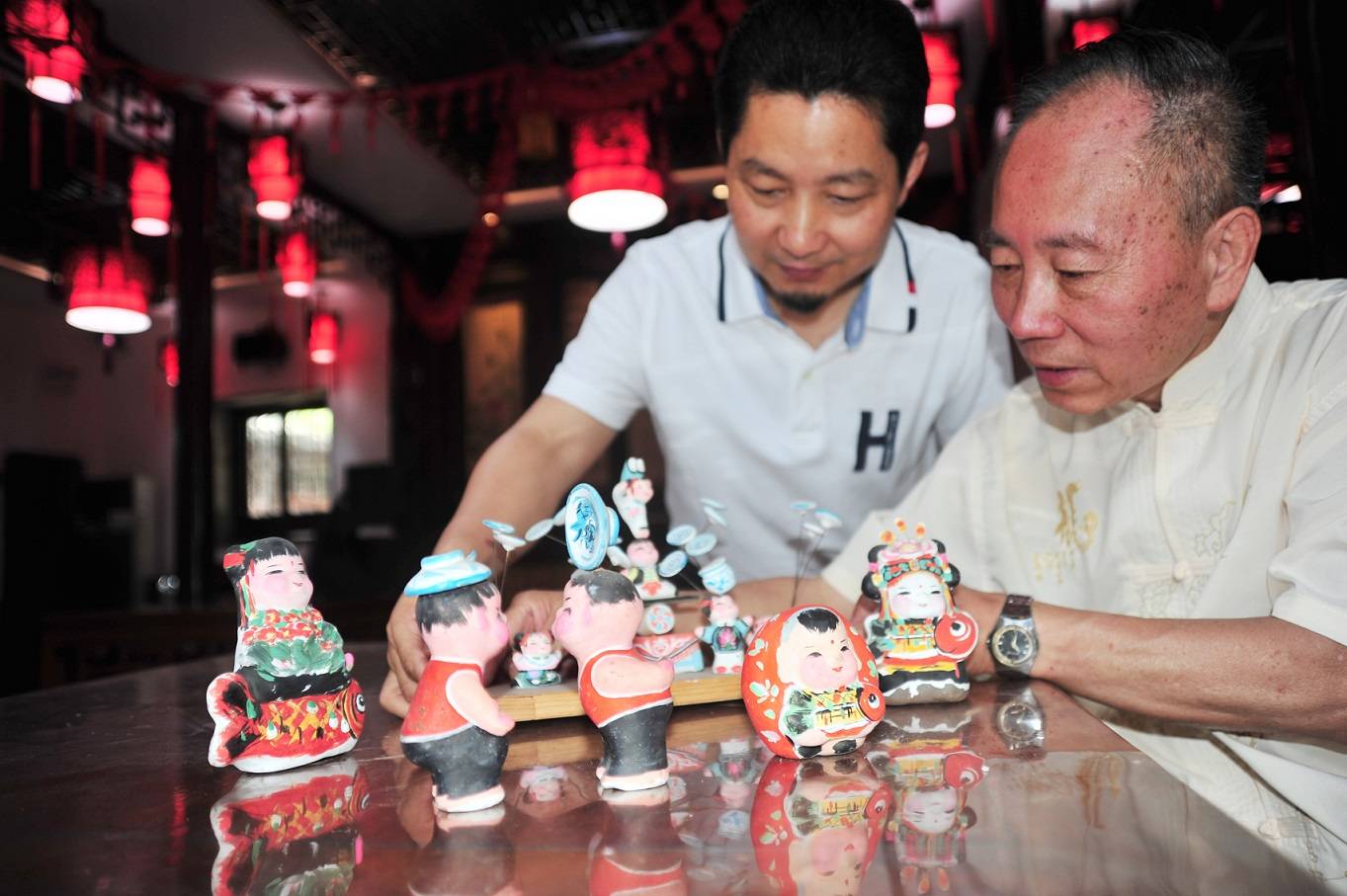 小泥人大意趣,南京"泥人黄"给一生心血之作找到最好归宿
