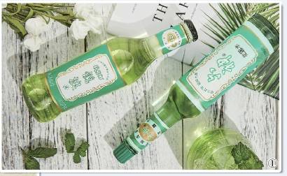 六神联手锐澳鸡尾酒推出"花露水鸡尾酒".(资料照片)