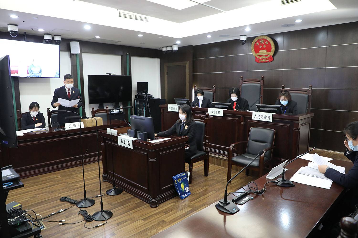 庭审现场. 本文图片均为青浦区检察院供图