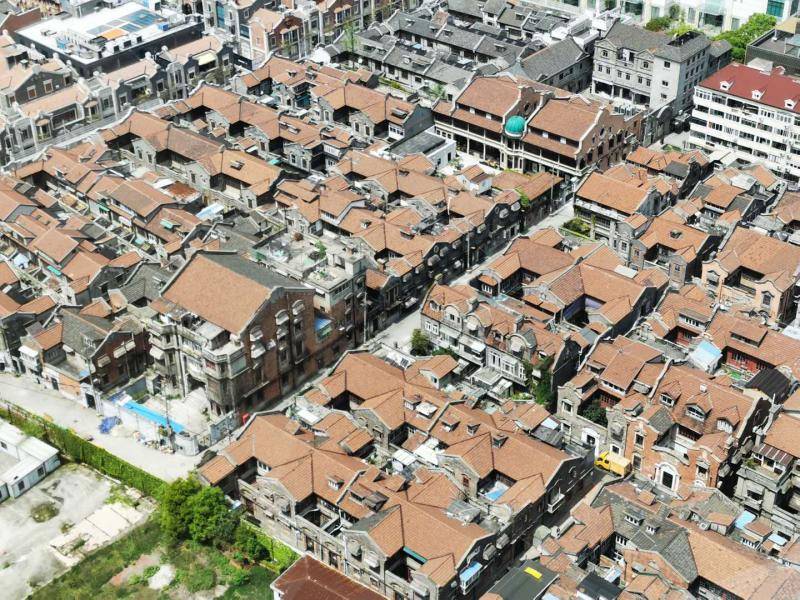 从浦西四季高区俯瞰张园   李宝花 摄