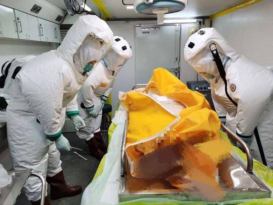 武汉火神山医院的病房陆续空下来,贴上了封条.