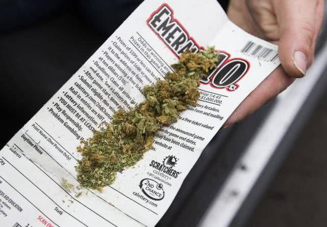 在家吸毒解压?美国各地发布疫情封锁令后,大麻外卖热销