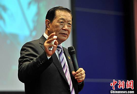 华人刑侦专家李昌钰谈弗洛伊德案:两份尸检报告或成为庭审争议焦点