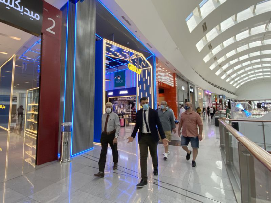 迪拜商场行人 来源:当地媒体