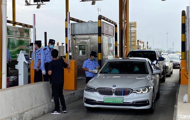 今起公路出京陸續開查核酸證明 京冀通勤族刷身份證通行