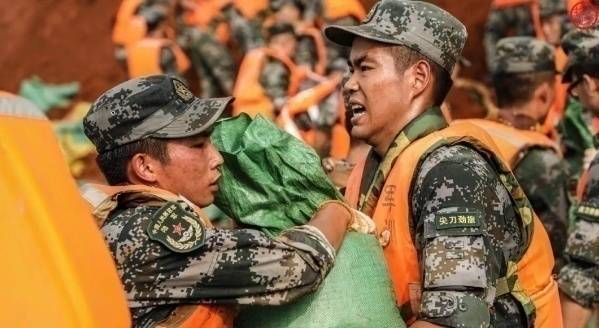 57张抗洪图,致敬中国军人!
